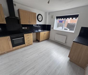 3 bedroom terraced house to rent - Photo 6