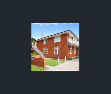 Beachside Living: Huge Bedroom, Modern Kitchen & Walk to Dee Why Beach - Photo 3