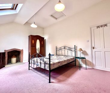 Amber Mill Furniture Cottage - Photo 3