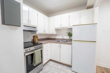 5555 Trent Avenue apartment — Côte Saint-Luc, QC (1-Bedroom) - 1 Bedroom - Photo 2