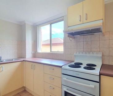 Lovely First Floor Unit - Photo 3