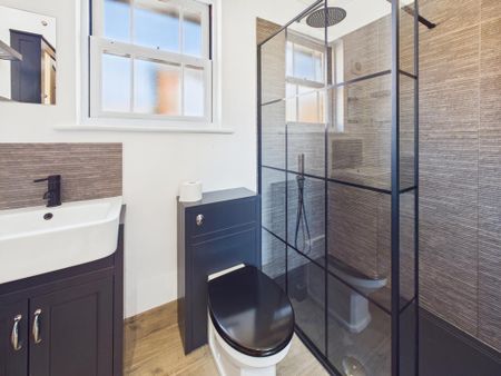 2 bedroom semi-detached house to rent - Photo 4