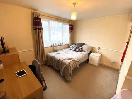 3 bedroom terraced house to rent - Photo 4