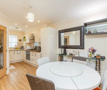 Semi-detached House to rent - Blossom Drive, Orpington, BR6 - Photo 1