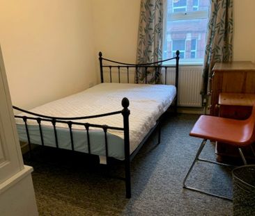 1 bed Apartment - To Let - Photo 3