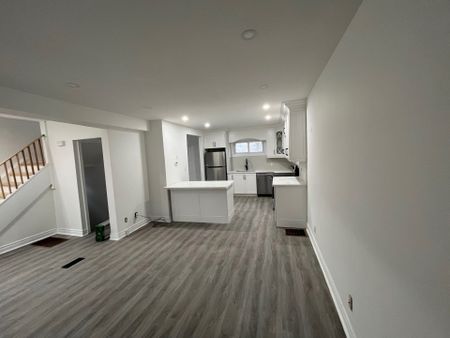 For Lease - 5051 Huron Street, Niagara Falls, Ontario - Photo 4