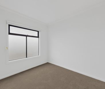 113 Prudence Parade, Point Cook VIC 3030 - House For Rent | Domain - Photo 6
