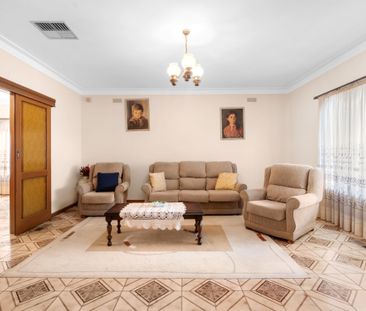 Spacious 4-Bedroom Home in Lalor - Photo 1