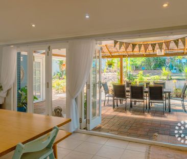 Charming & Stylish Hilton Home - Photo 6