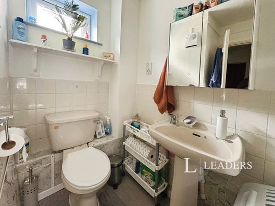 apartment to rent High Street, Bognor Regis, West Sussex, PO21 - Photo 1