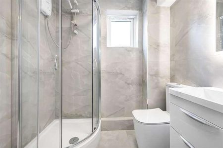 Bader Gardens, Slough, SL1 - Photo 5