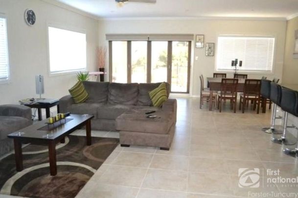 4 Bedroom Home - Prime Tuncurry Location - Photo 1
