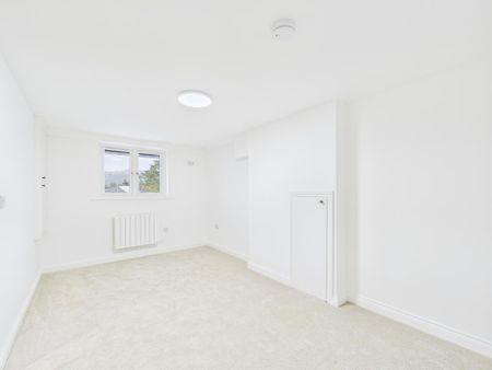 4 bedroom townhouse to rent - Photo 3