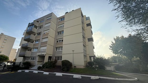 2 PIECES CHATOU, - Photo 1