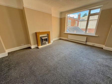 CHARMINSTER ROAD, CHARMINSTER (P07818) - Photo 3