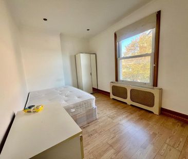 Room in a Shared Flat, St. James's Road, CR0 - Photo 3