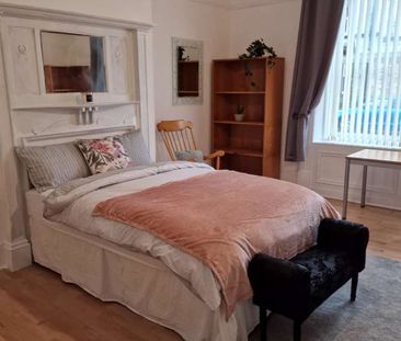 Claremont Street Room 5 - Photo 1