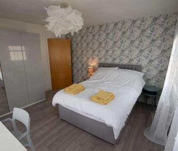 Edgcumbe Avenue, Newquay, TR7 - Photo 2