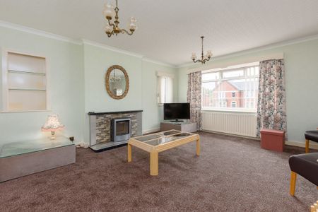 To Let 2 Bed Apartment - Photo 3