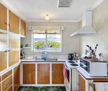 STRATHERN - 2 BEDROOM TOWNHOUSE - Photo 5