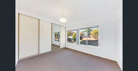 Single-Level Living in Convenient Location - Photo 3