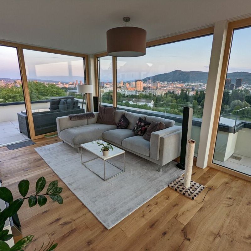 Exklusive Attikawohnung mit Panoramablick auf die Stadt! - Foto 1