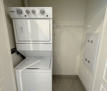 For Lease - 3006 William Cutmore Boulevard Unit# 103, Oakville, Ont... - Photo 4