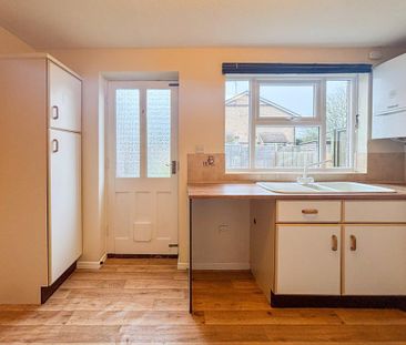 2 bedroom semi-detached house to rent - Photo 2