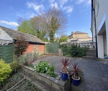 4 bedroom semi-detached house to rent - Photo 3