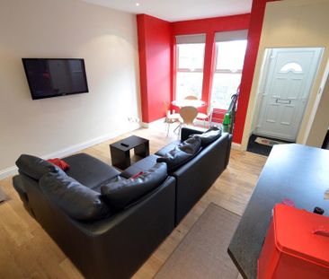 4 bedroom terraced house to rent - Photo 2