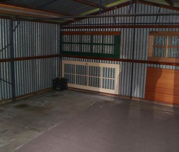 NEAT AND TIDY ONE BEDROOM UNIT IN FANTASTIC LOCATION - Photo 3