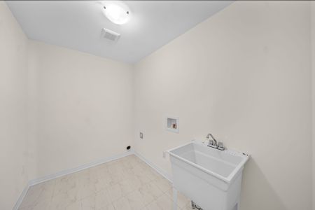 For Lease - 103 Windermere Boulevard, Loyalist, Ontario - Photo 2