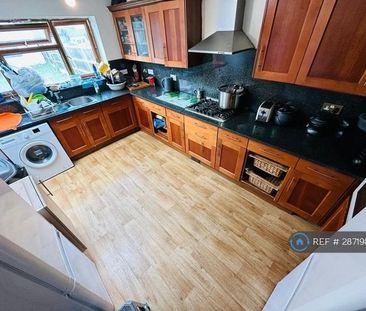 1 bedroom in a house share to rent - Photo 4