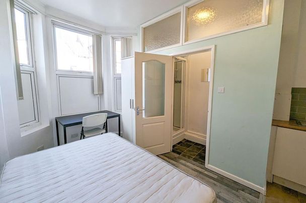 Studio to rent - Photo 1