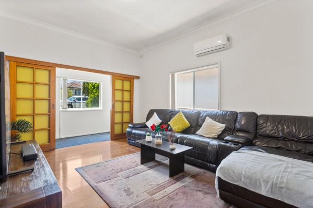 Conveniently Located - Photo 1