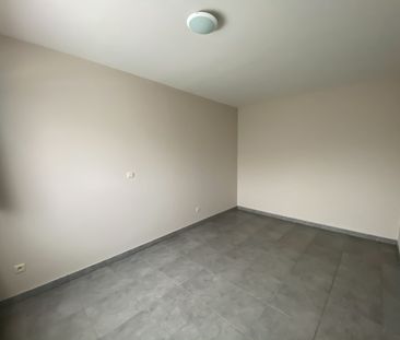 Gezellig appartement net buiten het centrum, terras en lift - Foto 2