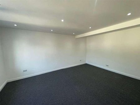 Marvels Lane, London, SE12 - Photo 3