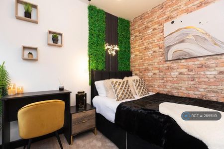 1 bedroom in a house share to rent - Photo 3