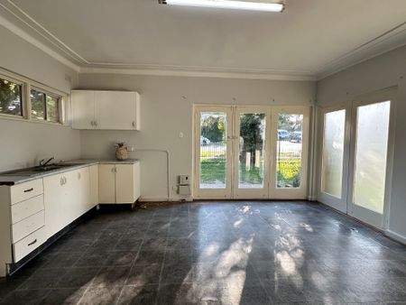 FORMER OFFICE USE - Photo 4