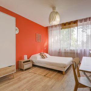 ALBERT THOMAS B Roommate 4 Bedrooms at Lyon 8e - Photo 2