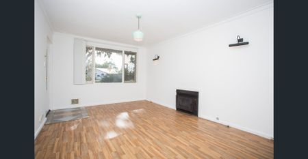 Charming 3-Bedroom Home in the Heart of Beckenham ! - Photo 4