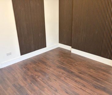4 bedroom terraced house to rent - Photo 5