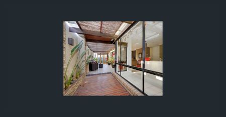 Beautiful family home in a great location ! - Photo 2