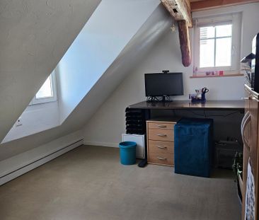 Altbau-Bijou unterm Dach: viel Raum, Holzbalken und eigenem Garten - Foto 4
