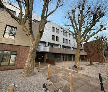 Staines Road West, Sunbury-on-Thames, Surrey, TW16 - Photo 2