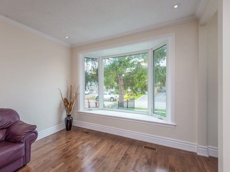 For Lease - 229 Neal Drive, Richmond Hill, Ontario - Photo 2