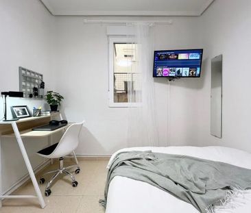 Avenida de Valladolid, Madrid, Community of Madrid 28008 - Photo 6