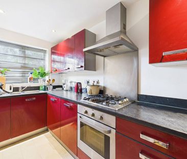 2 bedroom House in Honington Mews, Farnborough - Photo 4