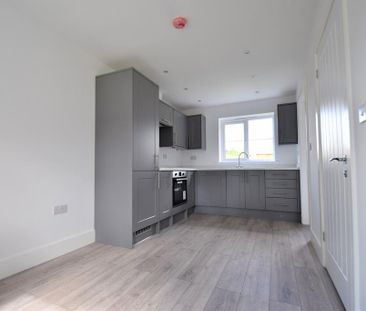 3 bedroom semi-detached house to rent - Photo 5