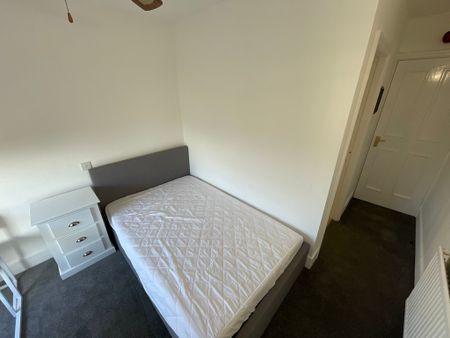 1 bedroom Apartment to let - Photo 4